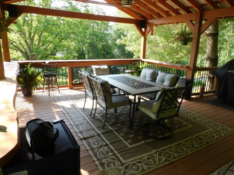 Image of the pavilion at Deer Springs RV park in Franklin.