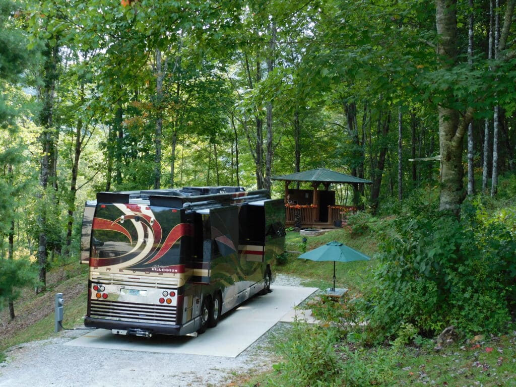 Big Rig Friendly RV Park Private, secluded site with concrete parking pad. Gazebo, refrigerator with ice maker, picnic table, fire pit, and nice views.